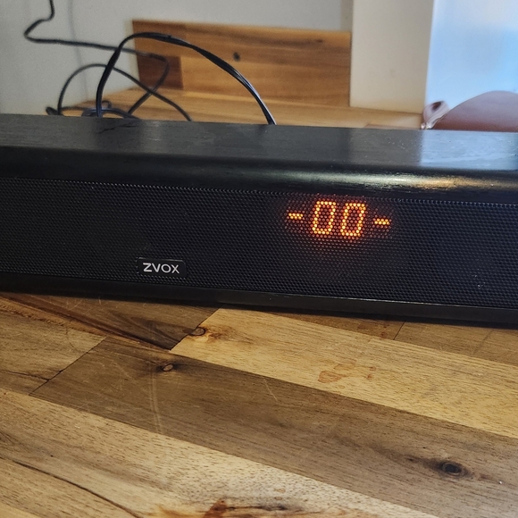 Zvox Accuvoice AV203 TV Speaker 6 Level No Remote Wall Mount Or Shelf Black - Picture 4 of 15